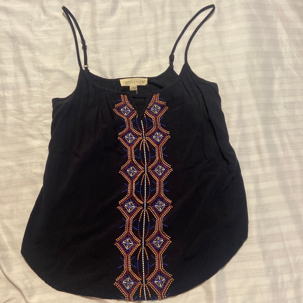 Classy navy blue/ black tank with embroidered pattern down the middle.